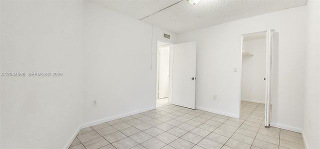 7035 NW 186th St D110, Hialeah, FL 33015