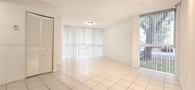 7035 NW 186th St D110, Hialeah, FL 33015