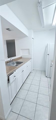 7035 NW 186th St D110, Hialeah, FL 33015