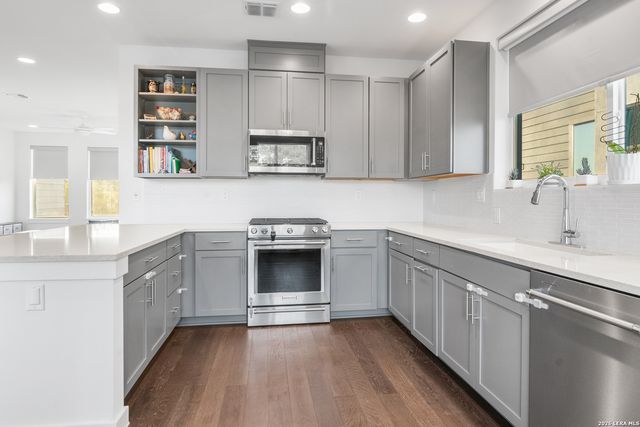 102 Tendick Unit 606, San Antonio, TX 78209