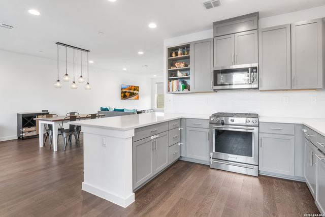 102 Tendick Unit 606, San Antonio, TX 78209