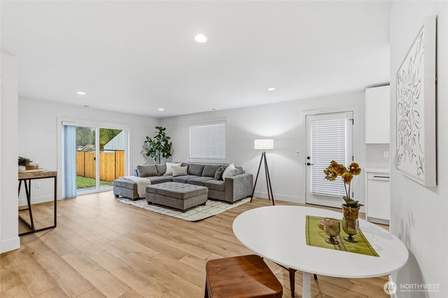 12015 44th Avenue S, Tukwila, WA 98168