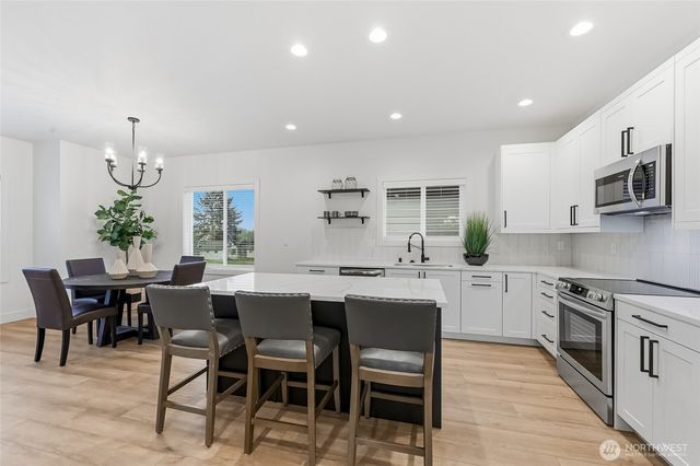 12015 44th Avenue S, Tukwila, WA 98168