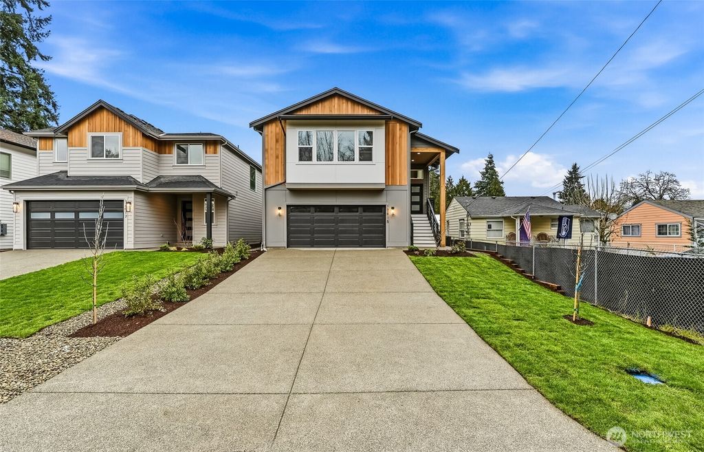 12015 44th Avenue S, Tukwila, WA 98168