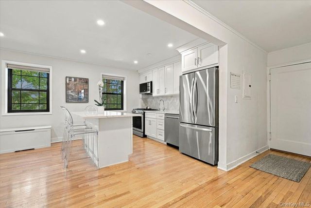 3 Whitehall Road 21, Eastchester, NY 10709