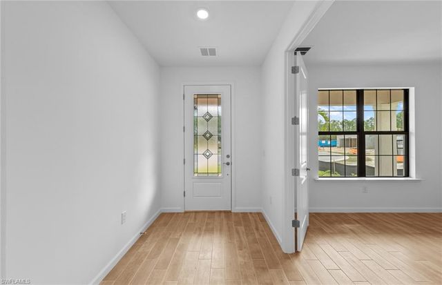 2084 FREEMONT WAY, Naples, FL 34120