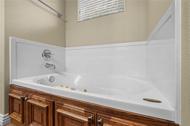 99 Buckingham Drive, Bella Vista, AR 72714