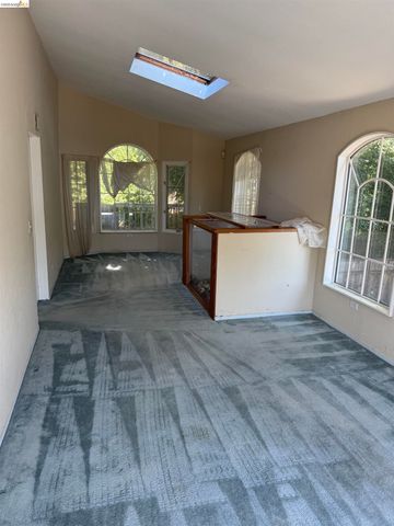6440 Sunnymere, Oakland, CA 94605
