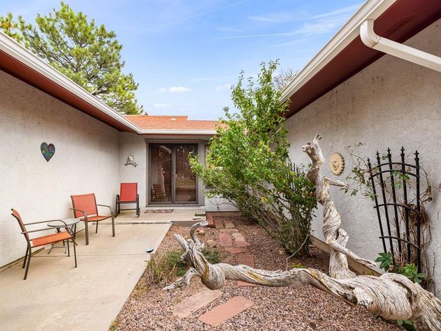 5284 Monte Vista Dr, Colorado City, CO 81019