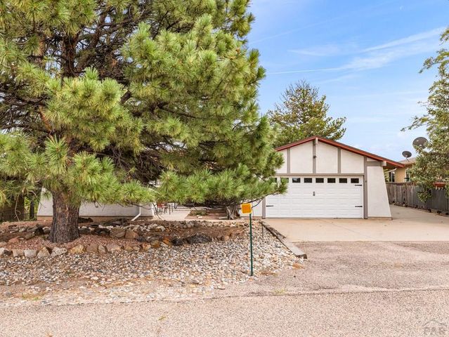 5284 Monte Vista Dr, Colorado City, CO 81019