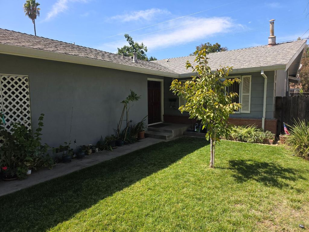 Image 5 of property listing at 2405 Carver Street, Modesto, CA 95350