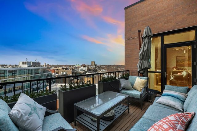 1648 W Division Street 703, Chicago, IL 60622