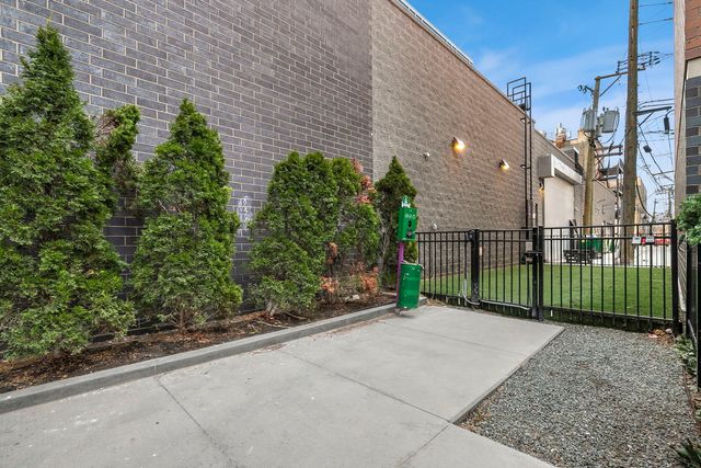 1648 W Division Street 703, Chicago, IL 60622