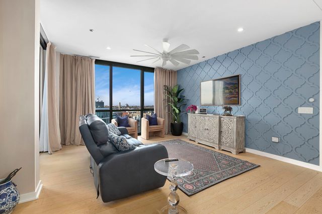 1648 W Division Street 703, Chicago, IL 60622