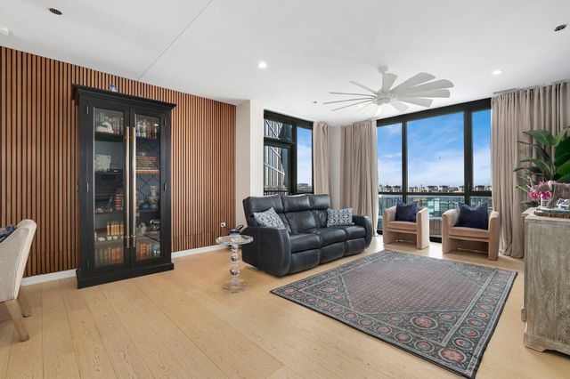 1648 W Division Street 703, Chicago, IL 60622