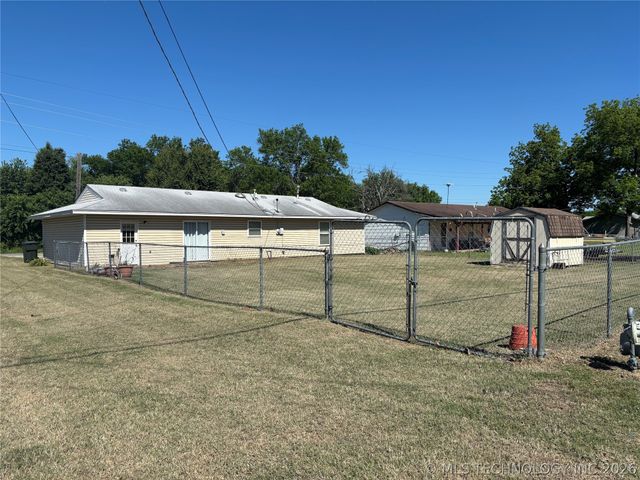 901 N Kern Avenue, Okmulgee, OK 74447