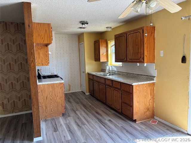 901 N Kern Avenue, Okmulgee, OK 74447