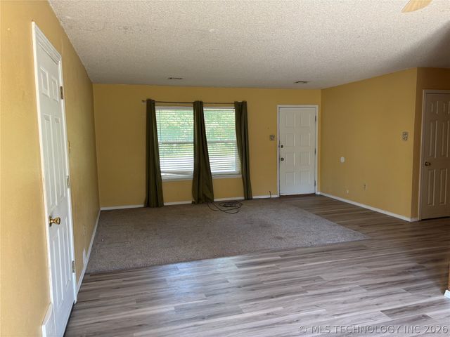 901 N Kern Avenue, Okmulgee, OK 74447