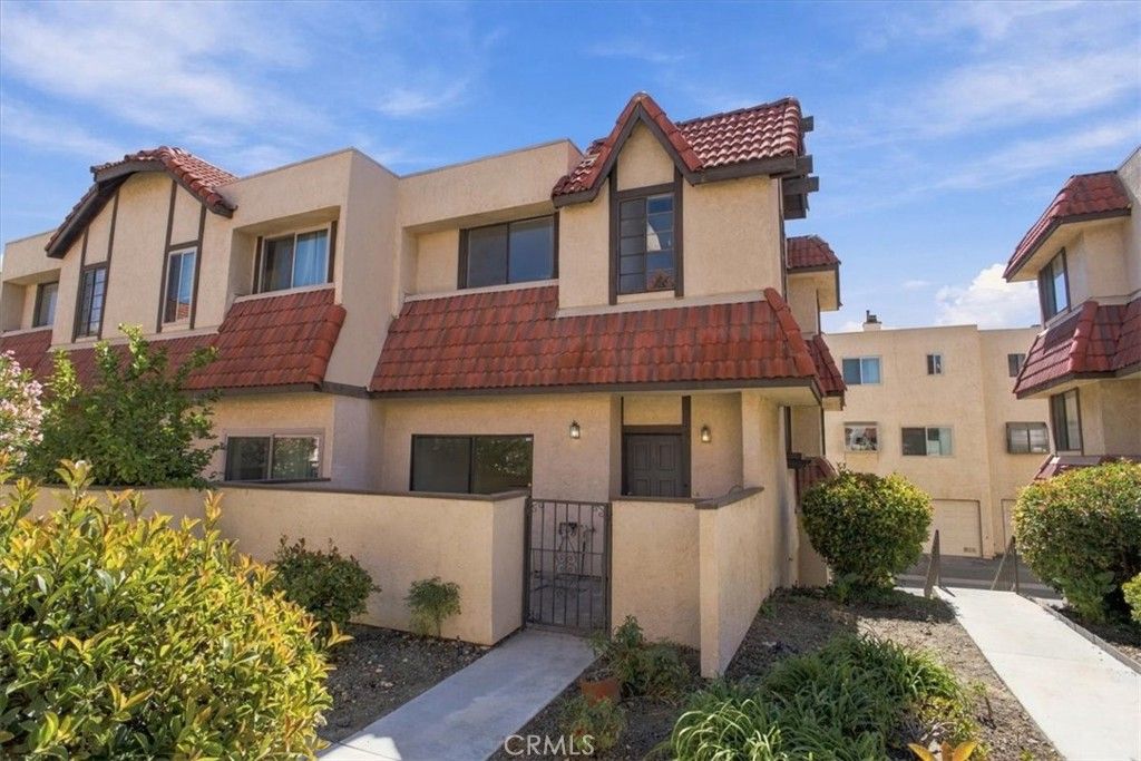 27623 Nugget Drive 4, Canyon Country, CA 91387 — exterior