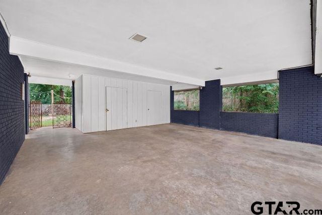 8 Rambling Road, Longview, TX 75604