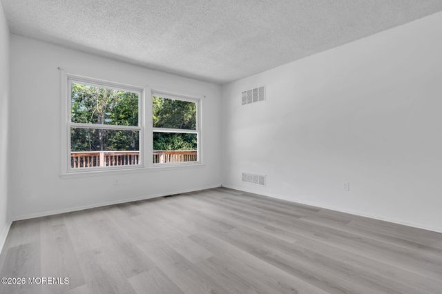 173 Stowe Street, Toms River, NJ 08753