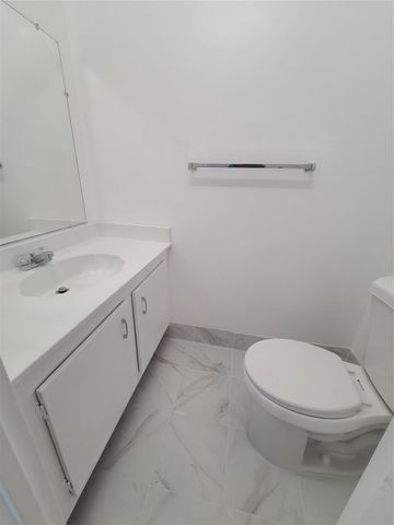 1810 SW 81st Avenue 2400, North Lauderdale, FL 33068