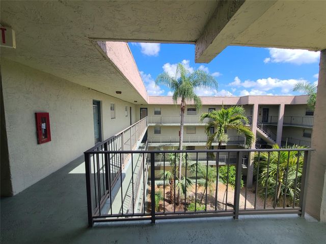 1810 SW 81st Avenue 2400, North Lauderdale, FL 33068