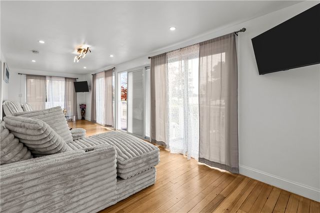 129 Shore Road, East Providence, RI 02903