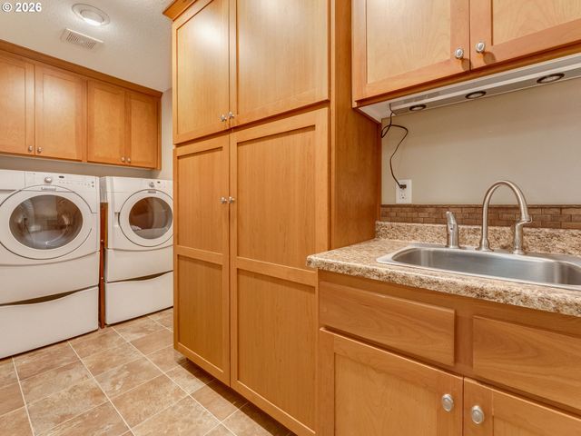 8015 Ne 61ST St, Vancouver, WA 98662