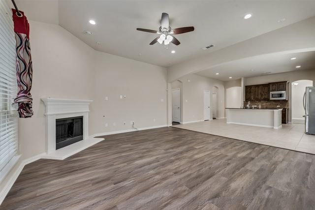 2900 N Umberland Drive, Lewisville, TX 75056