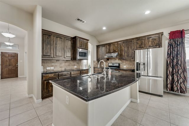 2900 N Umberland Drive, Lewisville, TX 75056