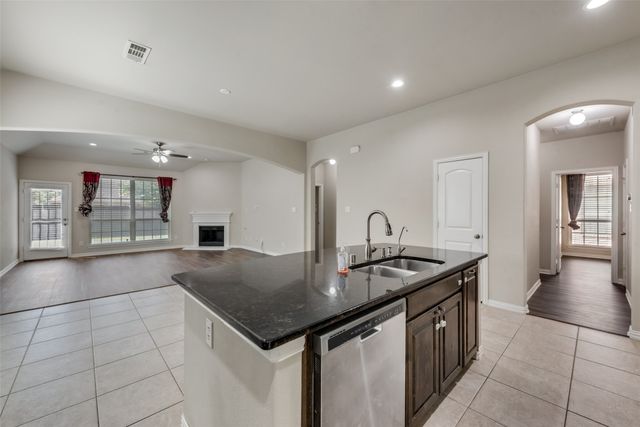 2900 N Umberland Drive, Lewisville, TX 75056