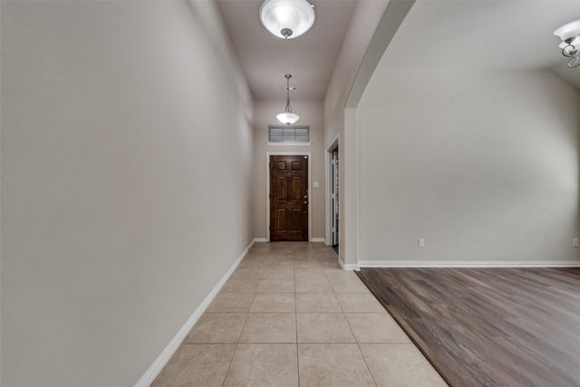 2900 N Umberland Drive, Lewisville, TX 75056