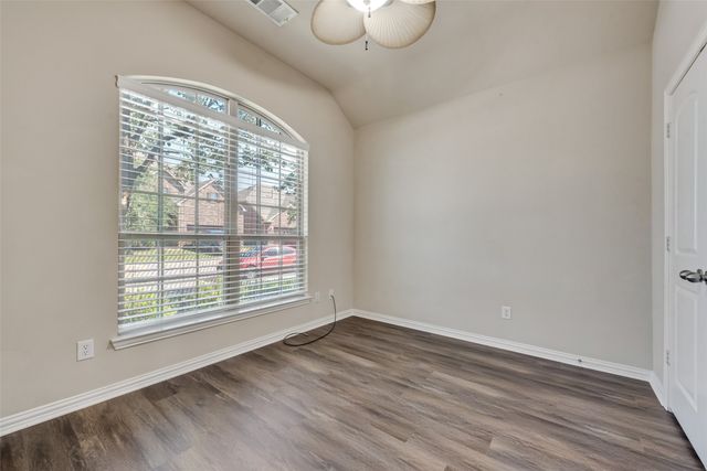 2900 N Umberland Drive, Lewisville, TX 75056