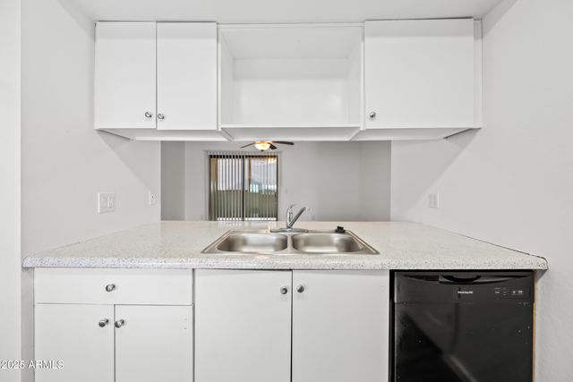 3065 N 67th Avenue Apt 110, Phoenix, AZ 85033