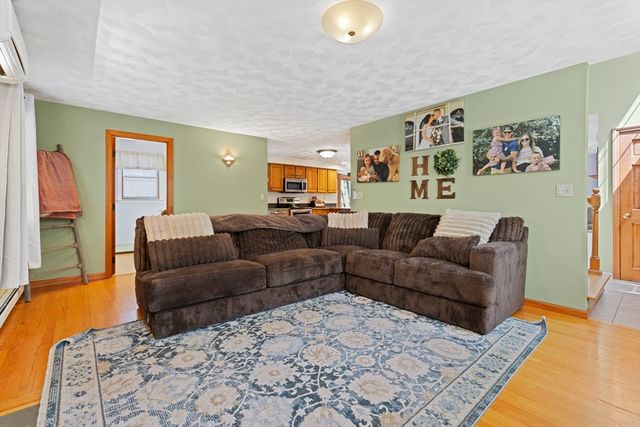 113 Slater St, Attleboro, MA 02703