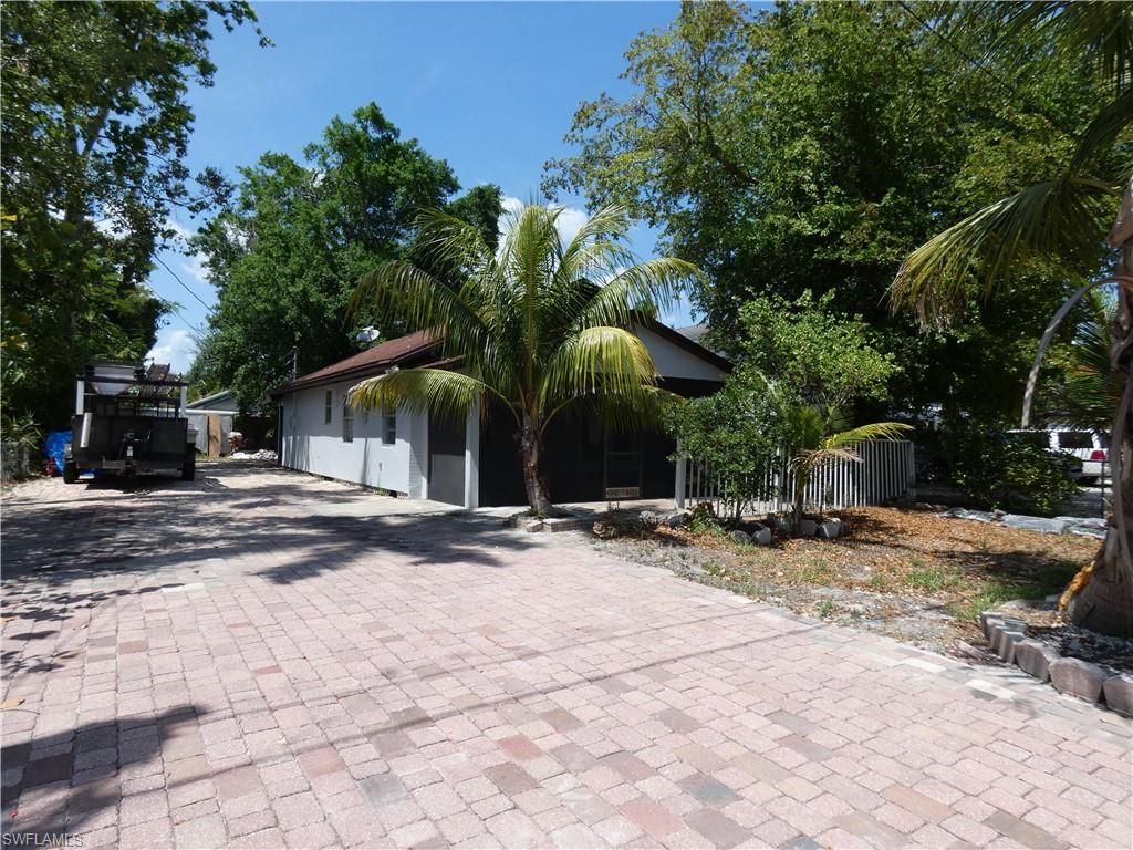3817 Pearl ST, FORT MYERS, FL 33916 — photo 2