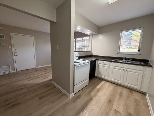 3304 Red River ST 107, Austin, TX 78705