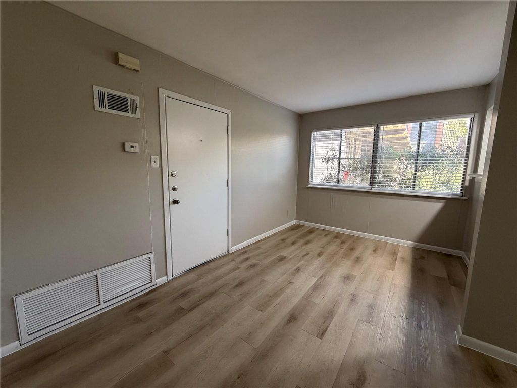 3304 Red River ST 107, Austin, TX 78705