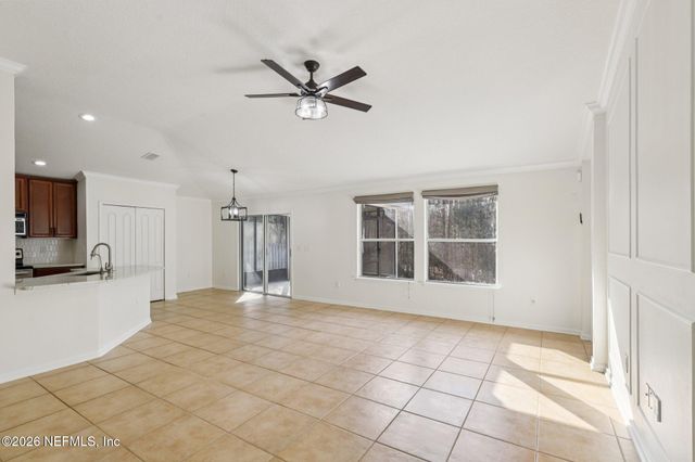 2124 CREEKMONT Drive, Middleburg, FL 32068