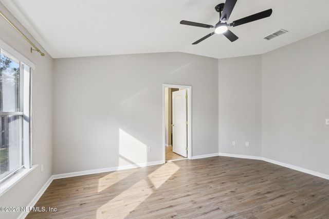 2124 CREEKMONT Drive, Middleburg, FL 32068