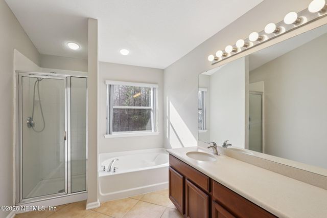 2124 CREEKMONT Drive, Middleburg, FL 32068