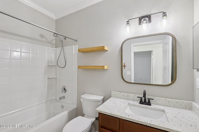 2124 CREEKMONT Drive, Middleburg, FL 32068