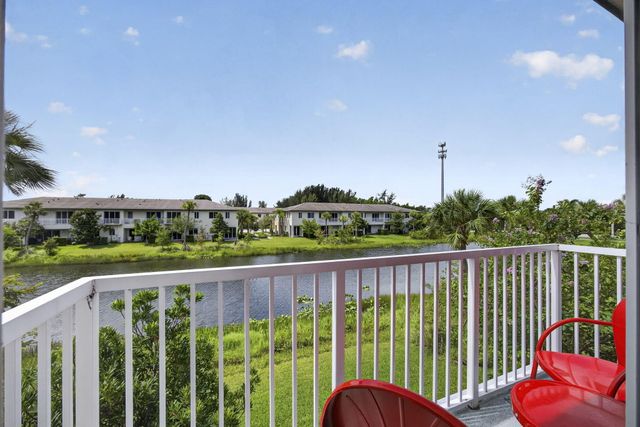1431 PIONEER Way, Royal Palm Beach, FL 33411