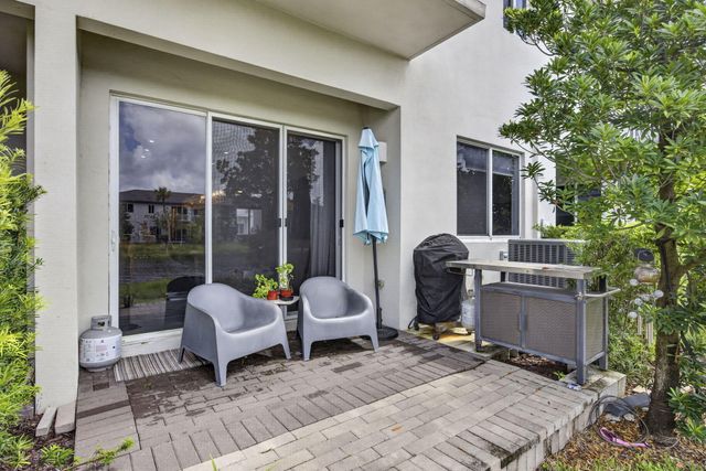 1431 PIONEER Way, Royal Palm Beach, FL 33411