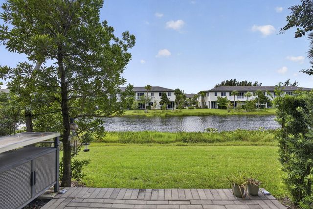 1431 PIONEER Way, Royal Palm Beach, FL 33411
