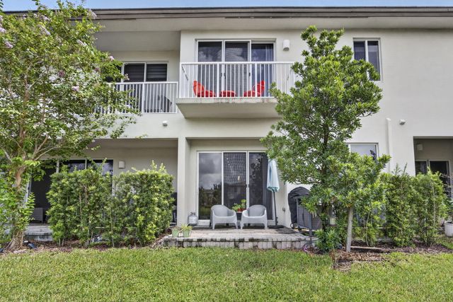1431 PIONEER Way, Royal Palm Beach, FL 33411