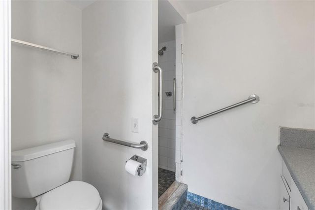 1200 N SHORE DRIVE NE 205, St Petersburg, FL 33701