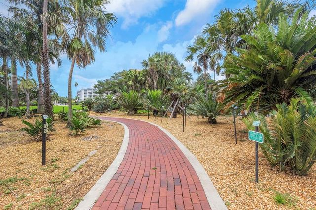 1200 N SHORE DRIVE NE 205, St Petersburg, FL 33701