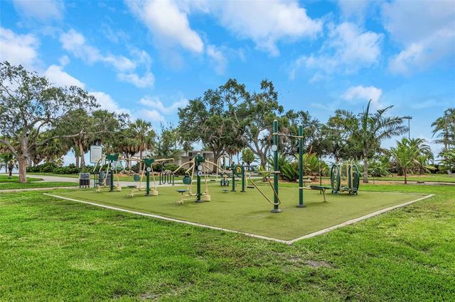 1200 N SHORE DRIVE NE 205, St Petersburg, FL 33701